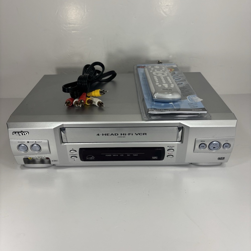SANYO VHS Player VWM-900 4-HEAD HI-FI VCR w/ Remote and Cables - TESTED